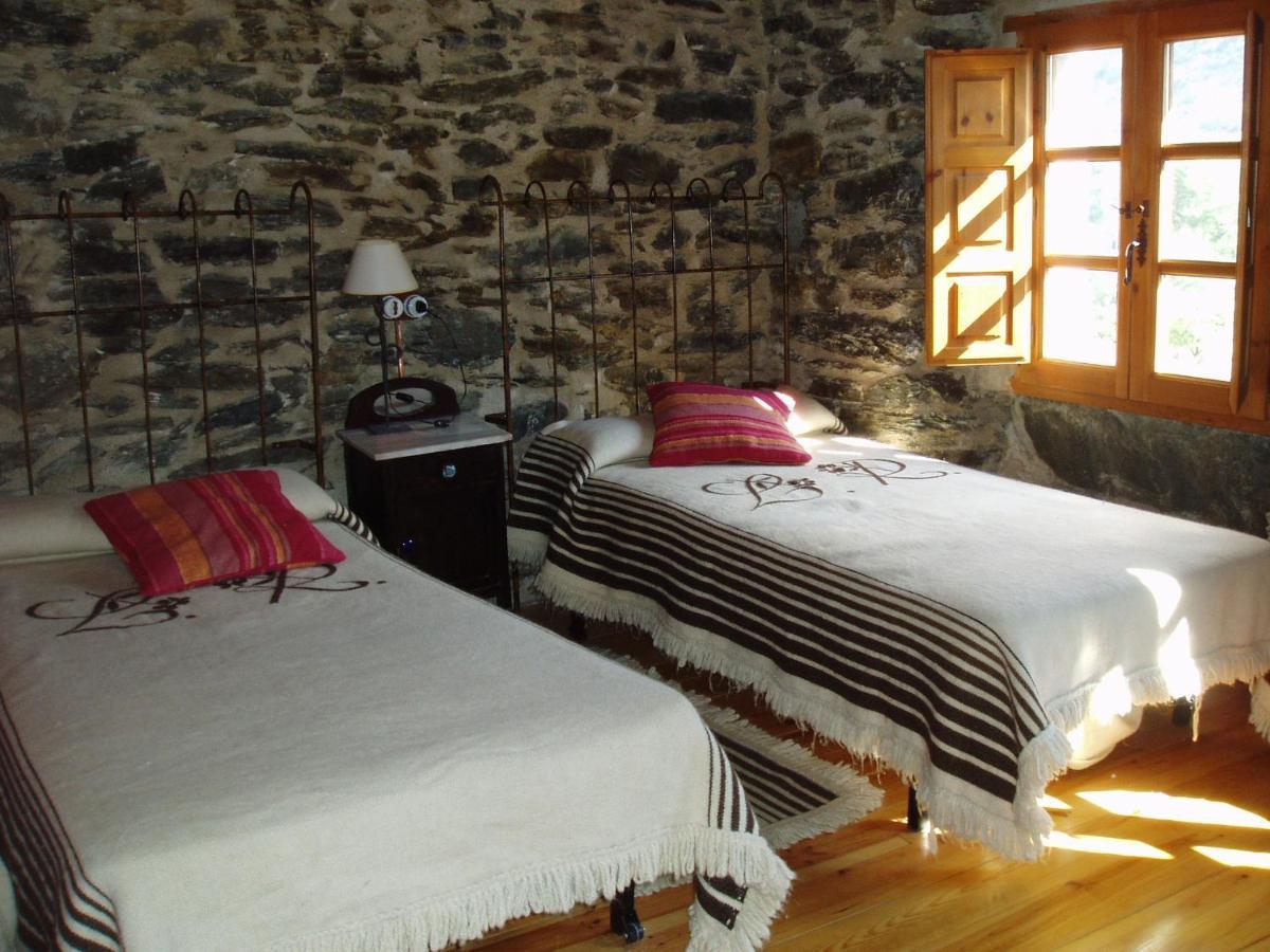 Hotel Rural El Urogallo Murias de Paredes الغرفة الصورة